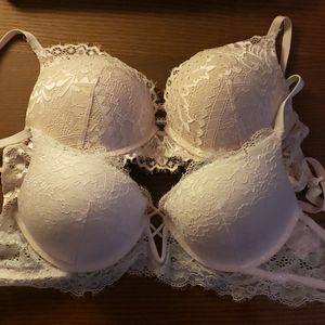 2 La SENZA Up 2 Cups Push Up Bras